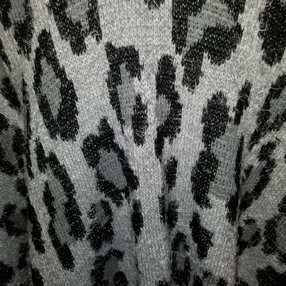 Fuzzy Leopard Print Vest - Grey Fits Reg & Plus - Picture 5 of 5